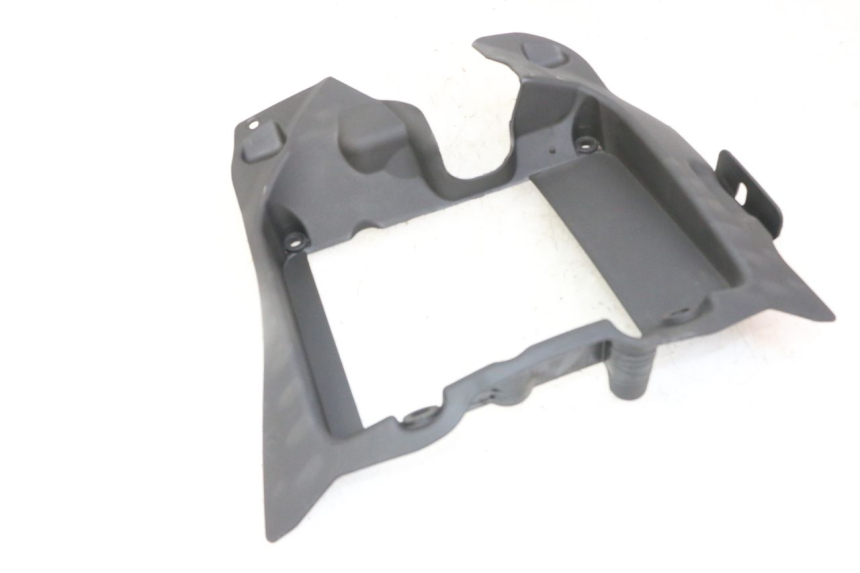 photo de KANAŁ CHŁODNICY PIAGGIO IE MP3 YOURBAN 300 (2011 - 2016) - Widok ogólny