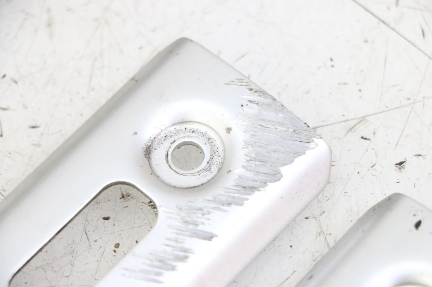 photo de KANAŁ CHŁODNICY YAMAHA FZS FAZER 600 (2001 - 2003) - Punkty mocowania