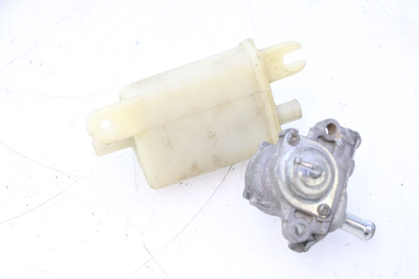 photo de ELEKTROMAGNETYCZNY ZAWÓR CANISTER YAMAHA YP MAJESTY 125 (2007 - 2010) - Inny kąt widzenia
