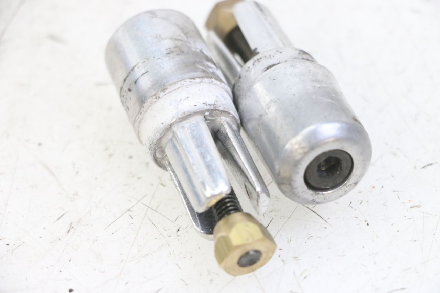 photo de ZAŚLEPKA KIEROWNICY PEUGEOT ELYSTAR 125 (2002 - 2007) - Szczegół części