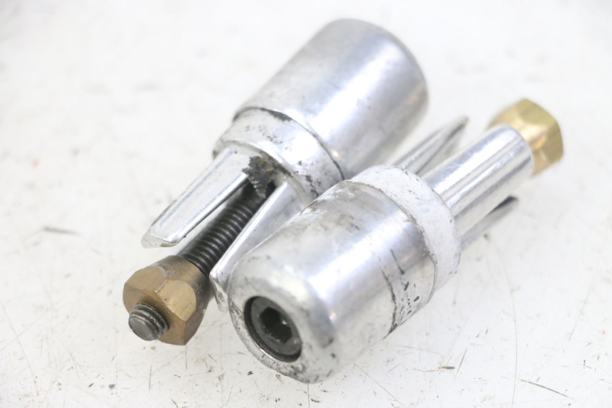 photo de ZAŚLEPKA KIEROWNICY PEUGEOT ELYSTAR 125 (2002 - 2007) - Zoom stanu zużycia