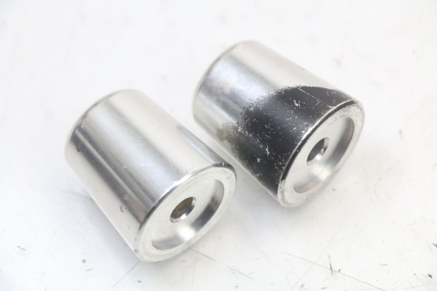 photo de ZAŚLEPKA KIEROWNICY SUZUKI GSR 750 (2011 - 2017) - Inny kąt widzenia