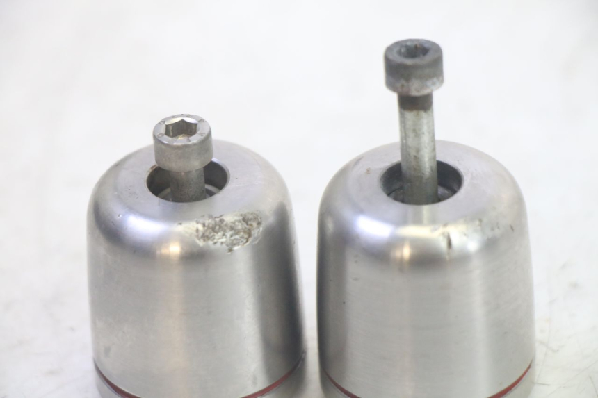 photo de ZAŚLEPKA KIEROWNICY PIAGGIO MP3 RL 250 (2006 - 2010) - Szczegół części