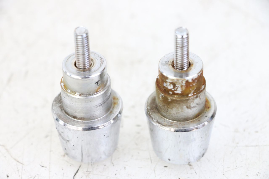 photo de ZAŚLEPKA KIEROWNICY PEUGEOT SATELIS 125 (2013 - 2018) - Szczegół części