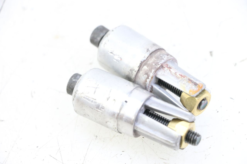 photo de ZAŚLEPKA KIEROWNICY PEUGEOT TKR TREKKER FURIOUS 50 (2005 - 2014) - Szczegół części