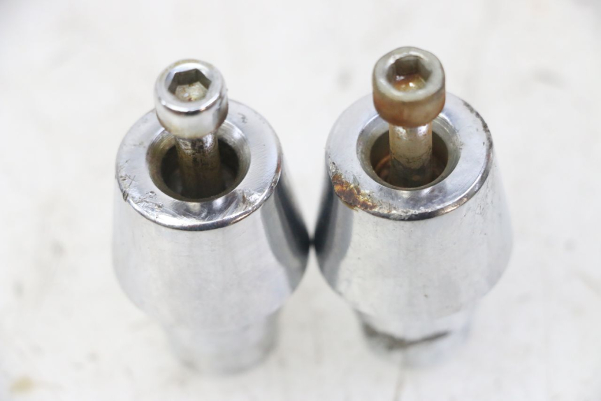 photo de ZAŚLEPKA KIEROWNICY PEUGEOT SATELIS 125 (2013 - 2018) - Szczegół części