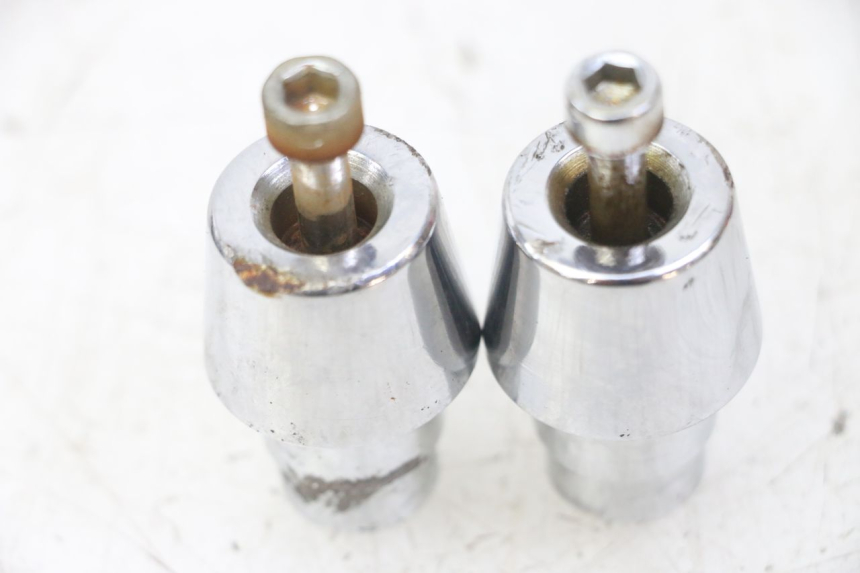 photo de ZAŚLEPKA KIEROWNICY PEUGEOT SATELIS 125 (2013 - 2018) - Zbliżenie techniczne