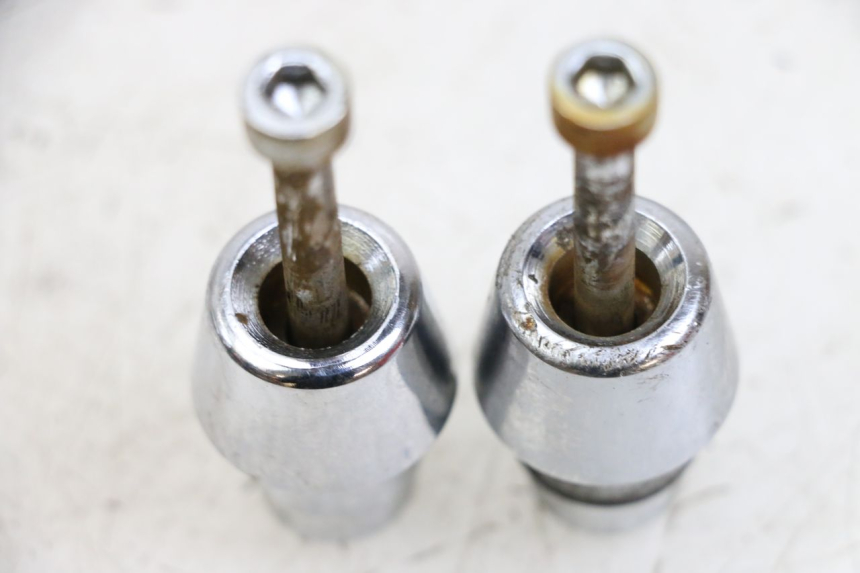 photo de ZAŚLEPKA KIEROWNICY PEUGEOT SPEEDFIGHT 4 2T 50 (2015 - 2019) - Szczegół części