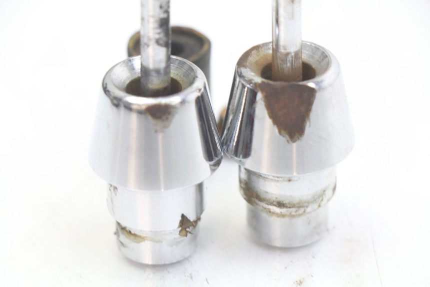 photo de ZAŚLEPKA KIEROWNICY PEUGEOT VIVACITY 125 (2010 - 2017) - Zbliżenie techniczne