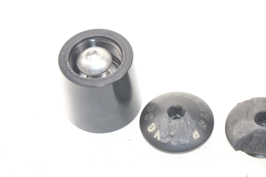 photo de ZAŚLEPKA KIEROWNICY KAWASAKI Z Z900 900 (2017 - 2019) - Zbliżenie techniczne