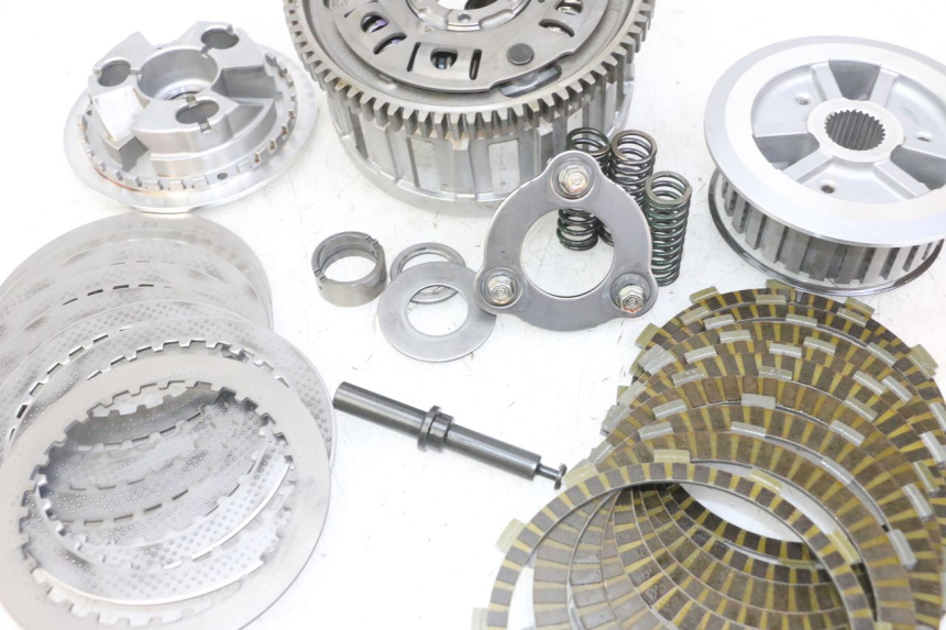 photo de SPRZĘGŁO HONDA CB R 1000 (2018 - 2023) - Zbliżenie komponentów