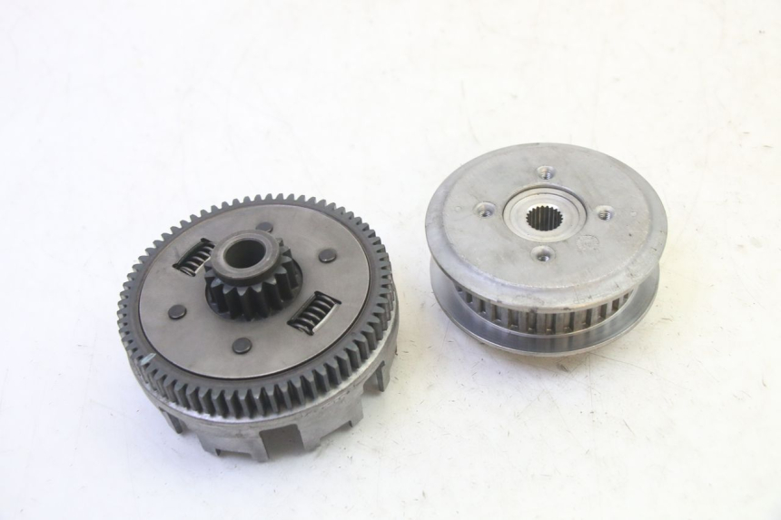 photo de SPRZĘGŁO HONDA CBF 125 (2009 - 2015) - Widok z bliska