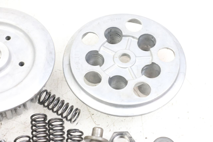 photo de SPRZĘGŁO SUZUKI GSX E 250 (1982 - 1983) - Oznaczenia i referencje