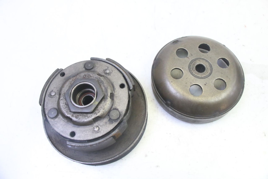 photo de SPRZĘGŁO PEUGEOT SATELIS 125 (2013 - 2018) - Zbliżenie techniczne