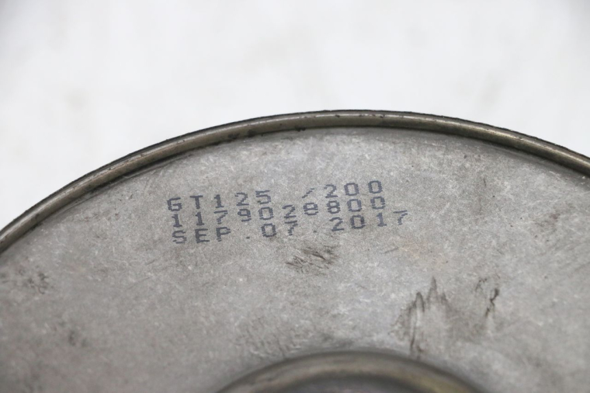 photo de SPRZĘGŁO PEUGEOT SATELIS 125 (2013 - 2018) - Zbliżenie techniczne