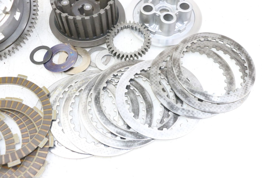 photo de SPRZĘGŁO SUZUKI GSR 750 (2011 - 2017) - Widok z bliska