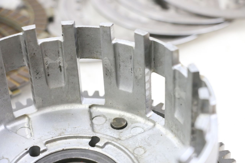 photo de SPRZĘGŁO SUZUKI GSR 750 (2011 - 2017) - Stan powierzchni