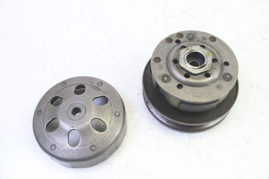 photo de SPRZĘGŁO PEUGEOT TWEET PRO EFI 4T 50 (2021 - 2022) - Stan powierzchni