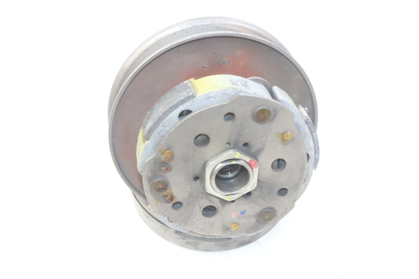 photo de SPRZĘGŁO PIAGGIO VESPA GTS IGET ABS 125 (2017 - 2023) - Zbliżenie techniczne