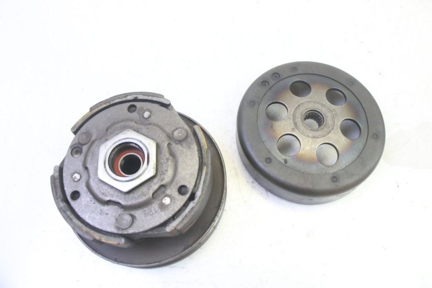 photo de SPRZĘGŁO YAMAHA X-MAX XMAX 125 (2010 - 2013) - Zbliżenie techniczne