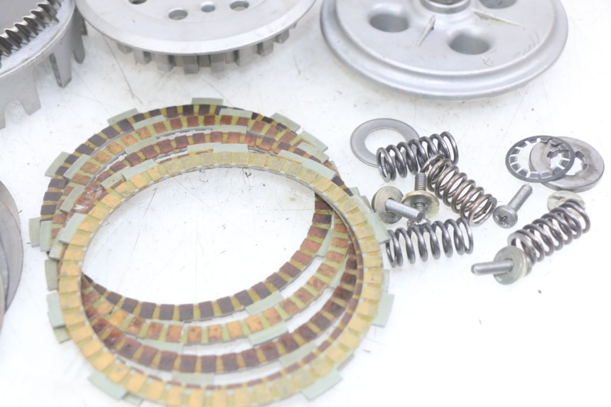 photo de SPRZĘGŁO PEUGEOT XP6 50 (2006 - 2011) - Szczegóły charakterystyczne