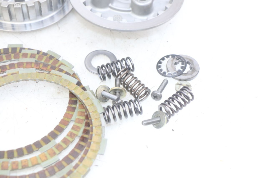 photo de SPRZĘGŁO PEUGEOT XP6 50 (2006 - 2011) - Struktura - zbliżenie