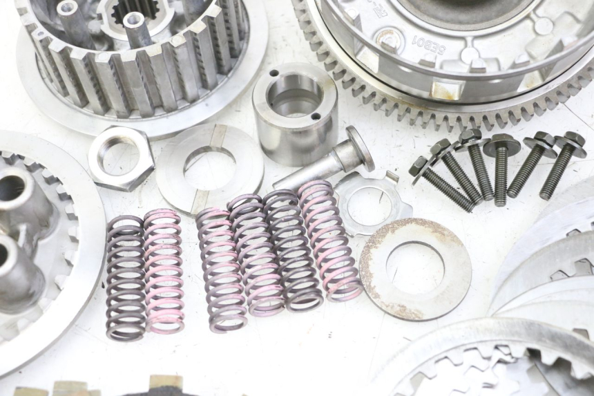 photo de SPRZĘGŁO YAMAHA FZ6 FAZER S2 600 (2007 - 2011) - Inny kąt widzenia