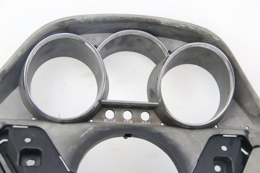 photo de OBUDOWA LICZNIKA KYMCO DINK STREET 125 (2009 - 2014) - Szczegóły charakterystyczne