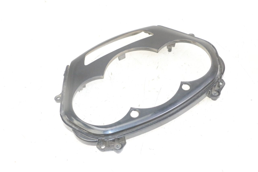 photo de OBUDOWA LICZNIKA PIAGGIO IE MP3 YOURBAN 300 (2011 - 2016) - Zbliżenie techniczne