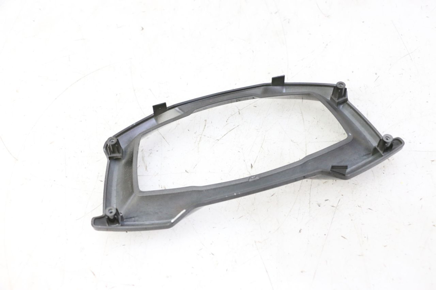 photo de OBUDOWA LICZNIKA PIAGGIO MP3 HPE 310 (2024 - 2025) - Zoom stanu zużycia