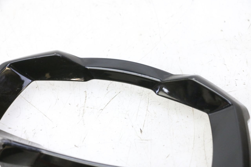 photo de OBUDOWA LICZNIKA PIAGGIO MP3 HPE 310 (2024 - 2025) - Stan powierzchni