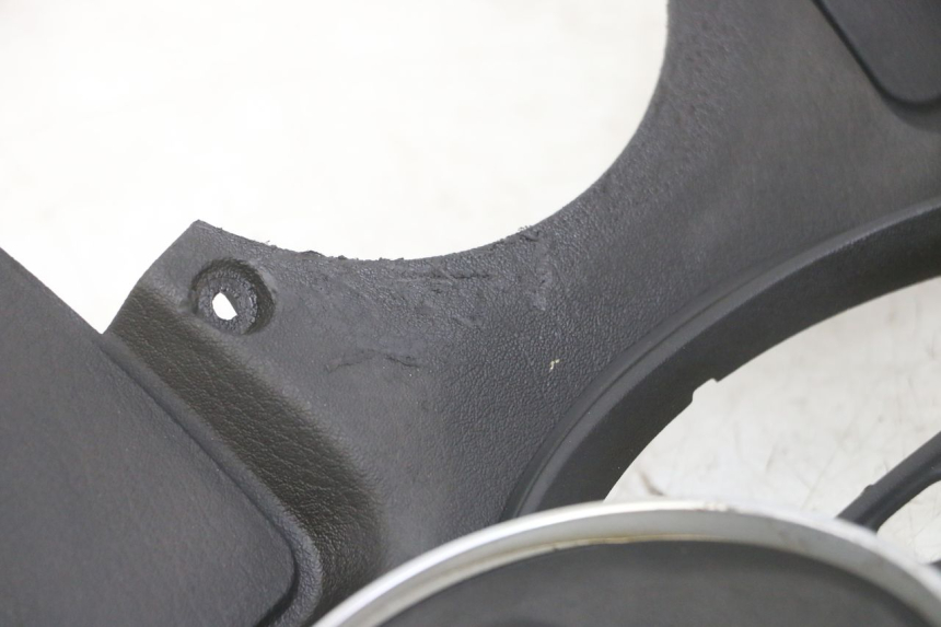 photo de OBUDOWA LICZNIKA PIAGGIO MP3 LT 400 (2007 - 2012) - Zbliżenie techniczne