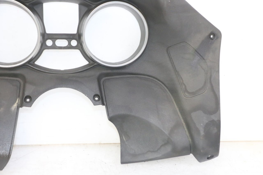 photo de OBUDOWA LICZNIKA PIAGGIO MP3 LT 300 (2010 - 2016) - Zbliżenie techniczne