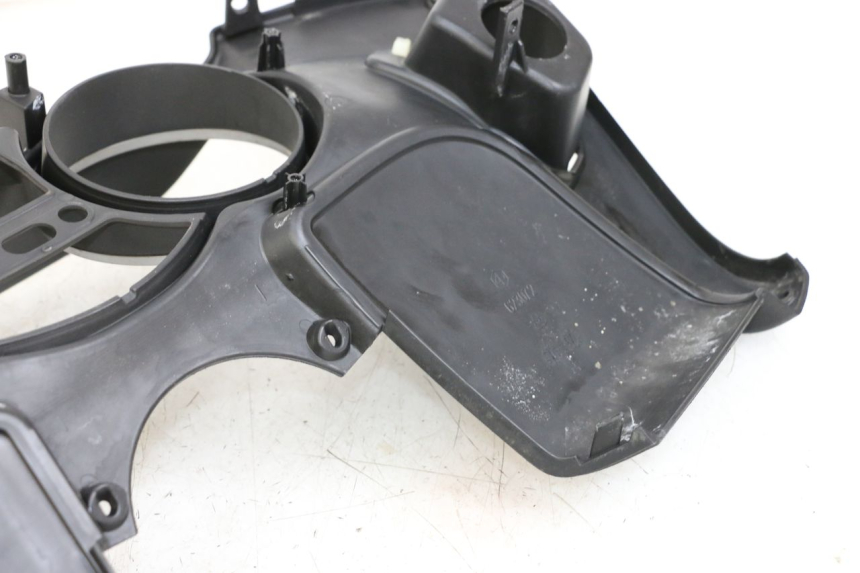 photo de OBUDOWA LICZNIKA PIAGGIO MP3 125 (2006 - 2014) - Inny kąt widzenia