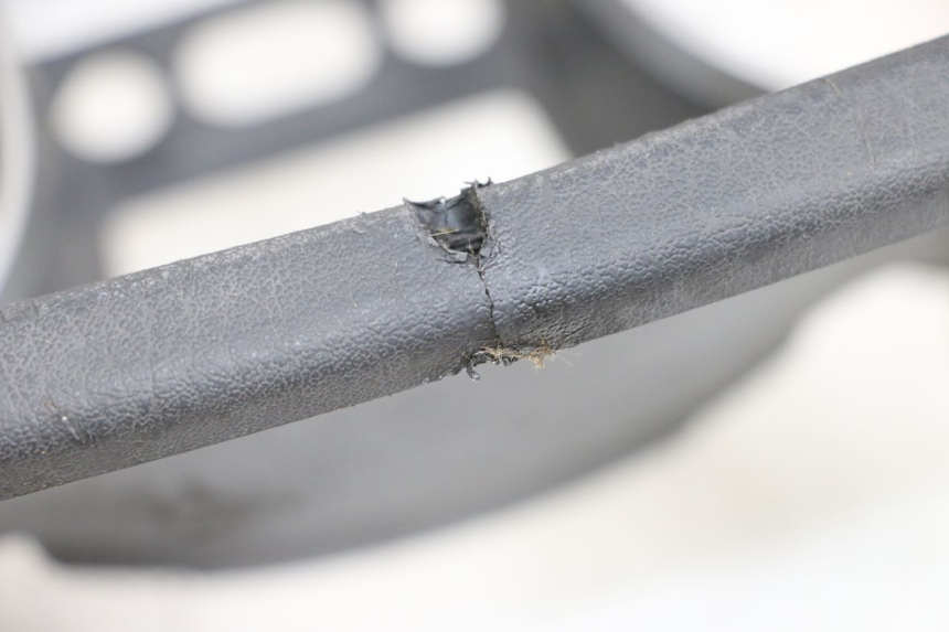 photo de OBUDOWA LICZNIKA PIAGGIO MP3 125 (2006 - 2014) - Punkty mocowania