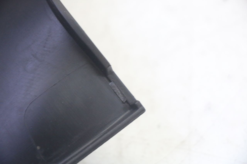 photo de OBUDOWA LICZNIKA PIAGGIO MP3 RL 250 (2006 - 2010) - Zbliżenie techniczne