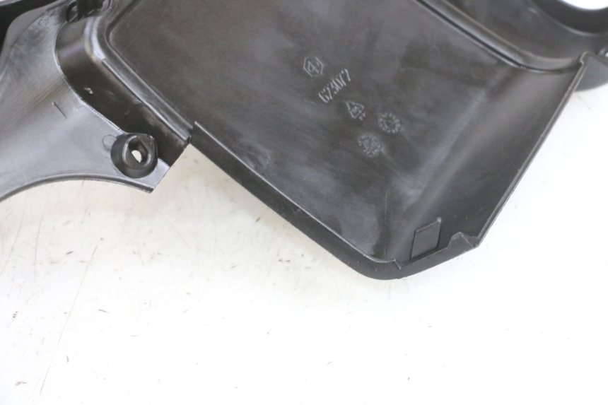 photo de OBUDOWA LICZNIKA PIAGGIO MP3 RL 250 (2006 - 2010) - Szczegół części