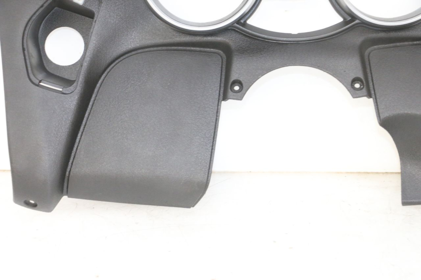 photo de OBUDOWA LICZNIKA PIAGGIO MP3 RL 250 (2006 - 2010) - Szczegóły charakterystyczne