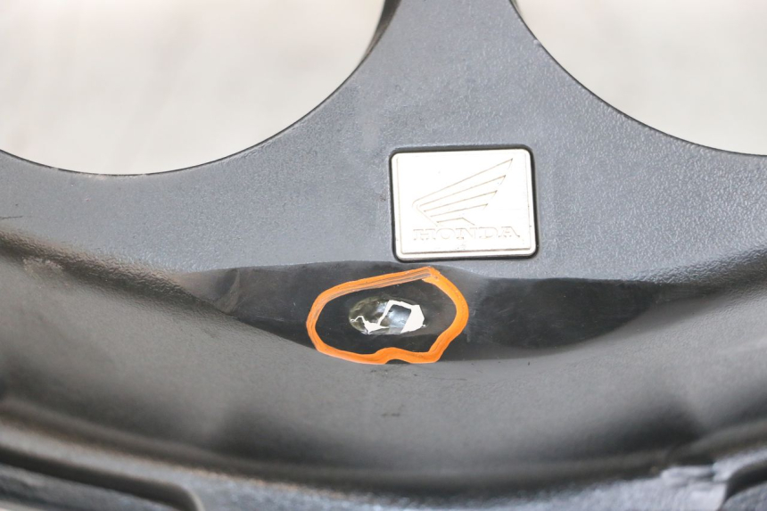 photo de OBUDOWA LICZNIKA HONDA NTV DEAUVILLE 650 (1998 - 2001) - Punkty mocowania