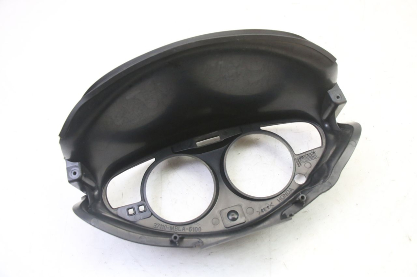 photo de OBUDOWA LICZNIKA HONDA NTV DEAUVILLE 650 (2001 - 2006) - Zbliżenie techniczne