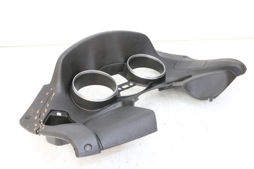 photo de OBUDOWA LICZNIKA PIAGGIO MP3 LT 400 (2007 - 2012) - Szczegóły charakterystyczne