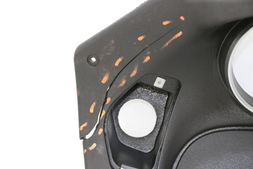 photo de OBUDOWA LICZNIKA PIAGGIO MP3 LT 400 (2007 - 2012) - Widok z bliska