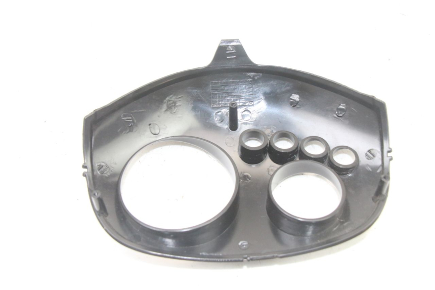 photo de OBUDOWA LICZNIKA PIAGGIO ZIP 4T 50 (2018 - 2020) - Zoom stanu zużycia