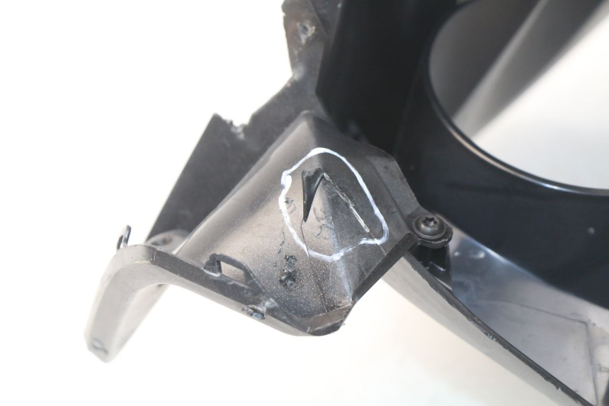 photo de OBUDOWA LICZNIKA PEUGEOT SATELIS 500 (2007 - 2013) - Inny kąt widzenia