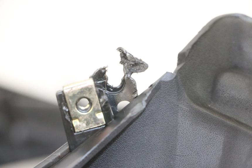 photo de OBUDOWA LICZNIKA SYM JET 14 4T 50 (2018 - 2022) - Zoom stanu zużycia