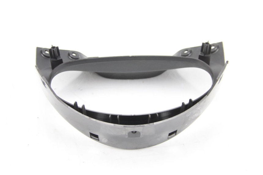 photo de OBUDOWA LICZNIKA SUZUKI UC EPICURO 125 (1999 - 2003) - Zoom stanu zużycia