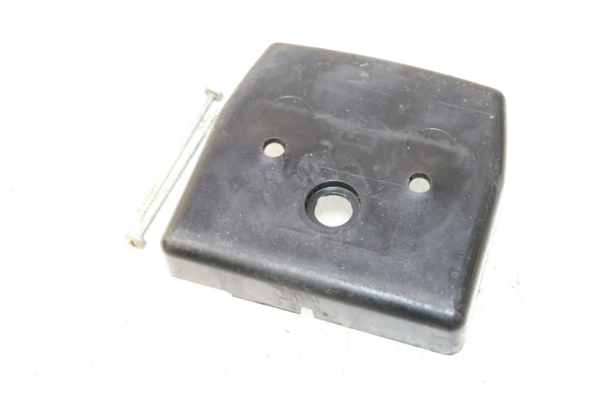 photo de OBUDOWA ŚWIATŁA TYLNEGO PEUGEOT 103 SPX CLIP 50 (1989 - 1992) - Zoom stanu zużycia