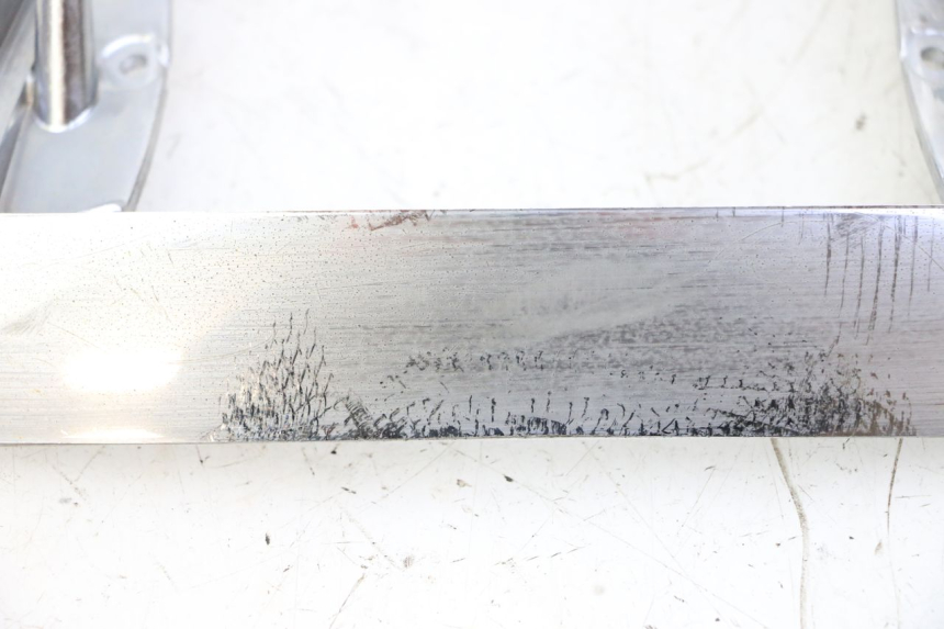 photo de OBUDOWA ŚWIATŁA TYLNEGO PIAGGIO LXV 4T 50 (2009 - 2013) - Zoom stanu zużycia