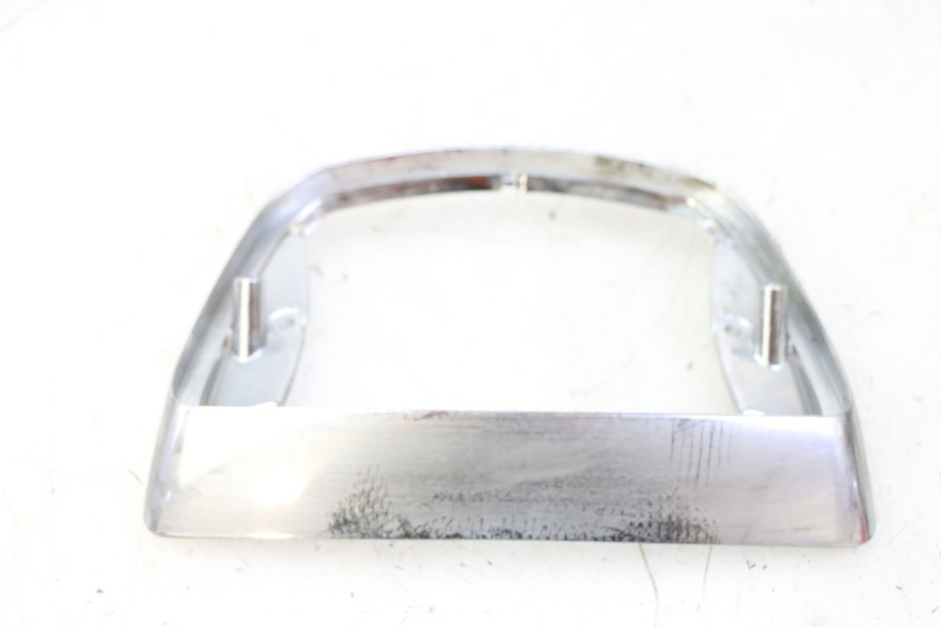 photo de OBUDOWA ŚWIATŁA TYLNEGO PIAGGIO LXV 4T 50 (2009 - 2013) - Inny kąt widzenia