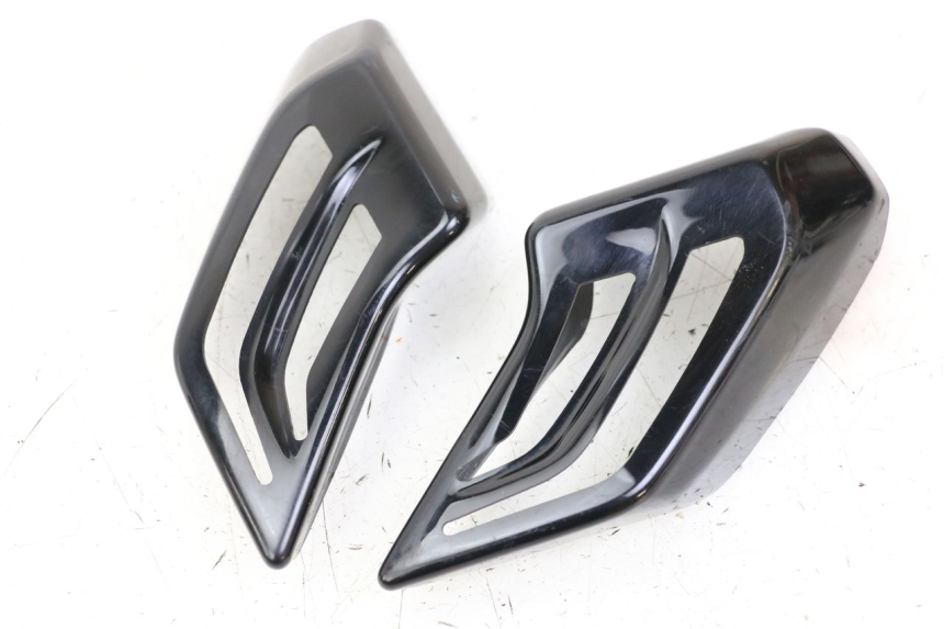 photo de OBUDOWA ŚWIATŁA TYLNEGO YAMAHA YP T-MAX TMAX 530 (2017 - 2020) - Widok główny